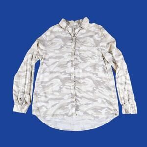 BEACH LUNCH LOUNGE Womens Sz Large Alanna Tan Camo Button Down Top Preppy